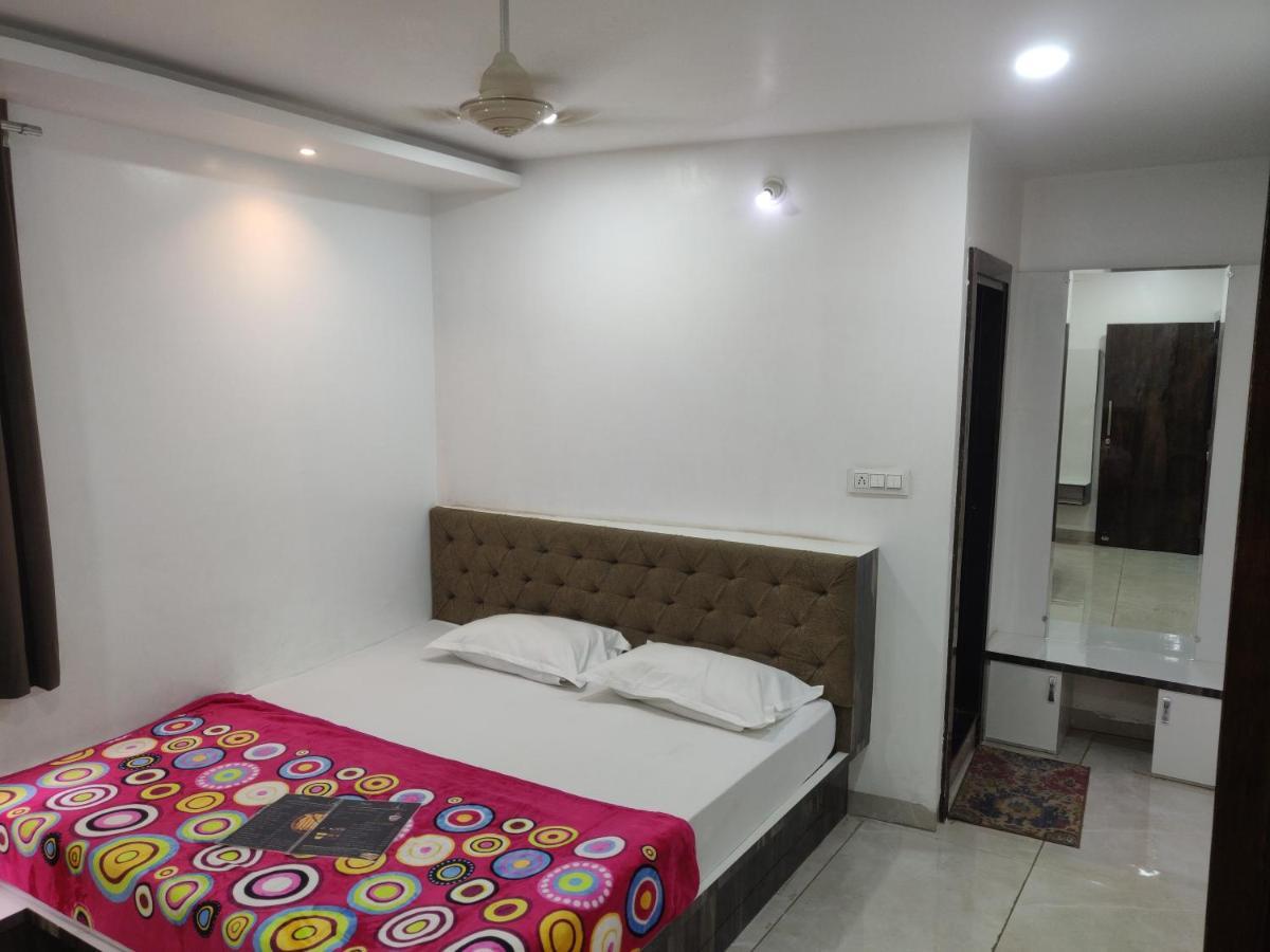 Hotel Rb Palace Indore Dış mekan fotoğraf