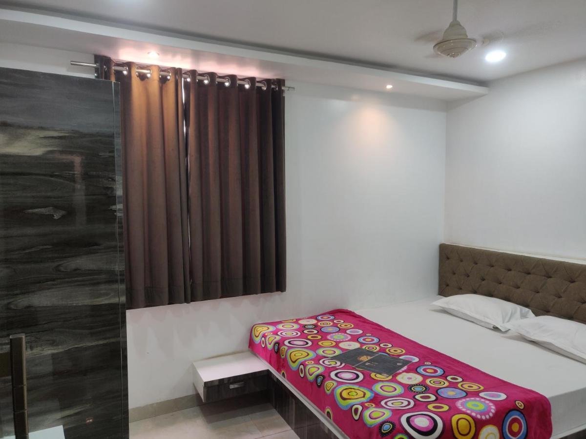 Hotel Rb Palace Indore Dış mekan fotoğraf