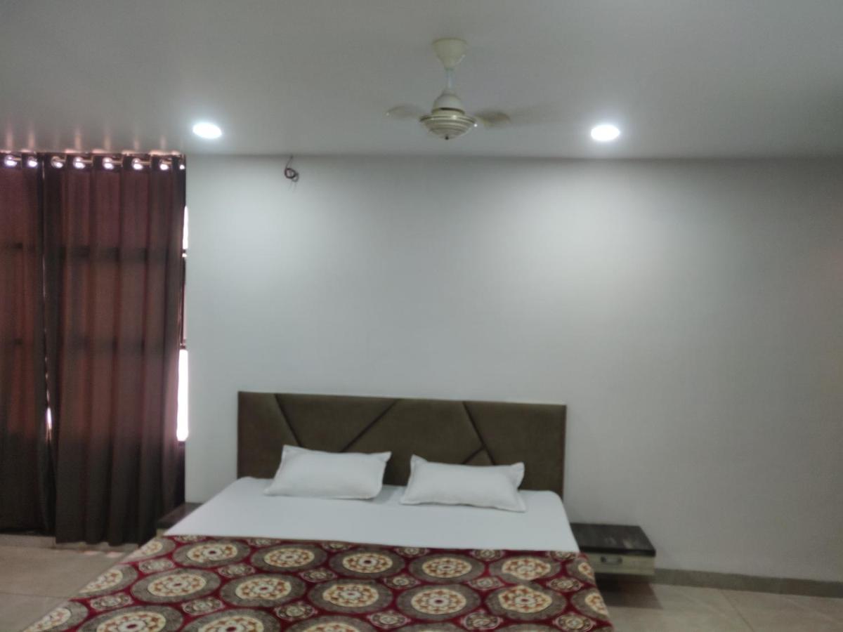 Hotel Rb Palace Indore Dış mekan fotoğraf